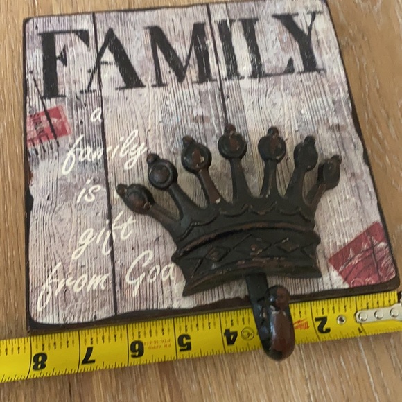 Family crown wall plaque (boutique) - Picture 6 of 7
